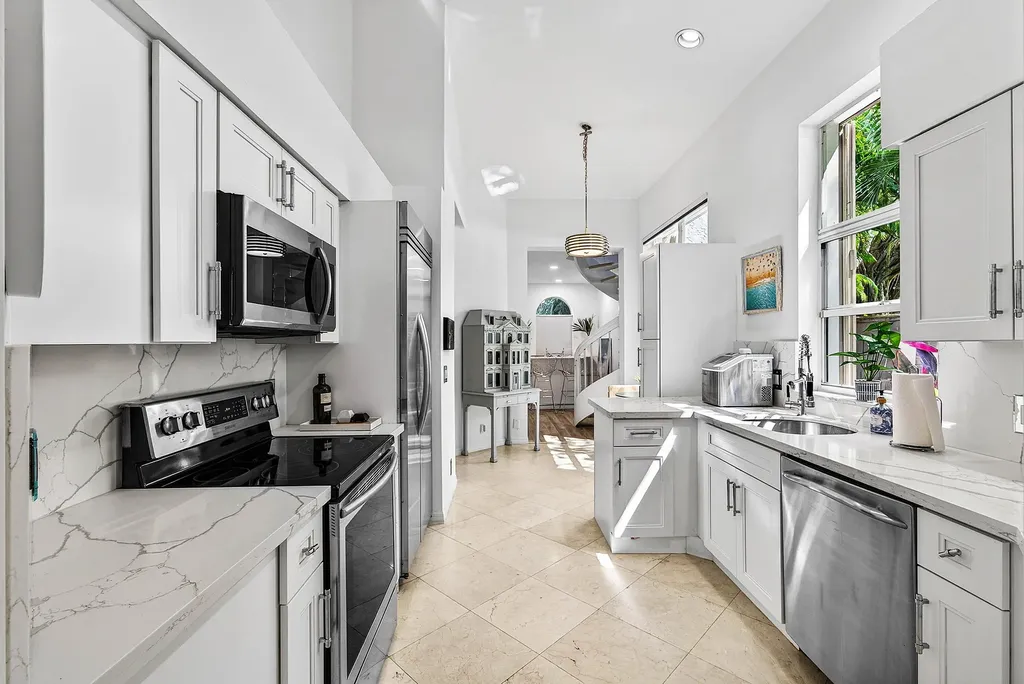 6601 NW 26th Way Boca Raton FL 33496