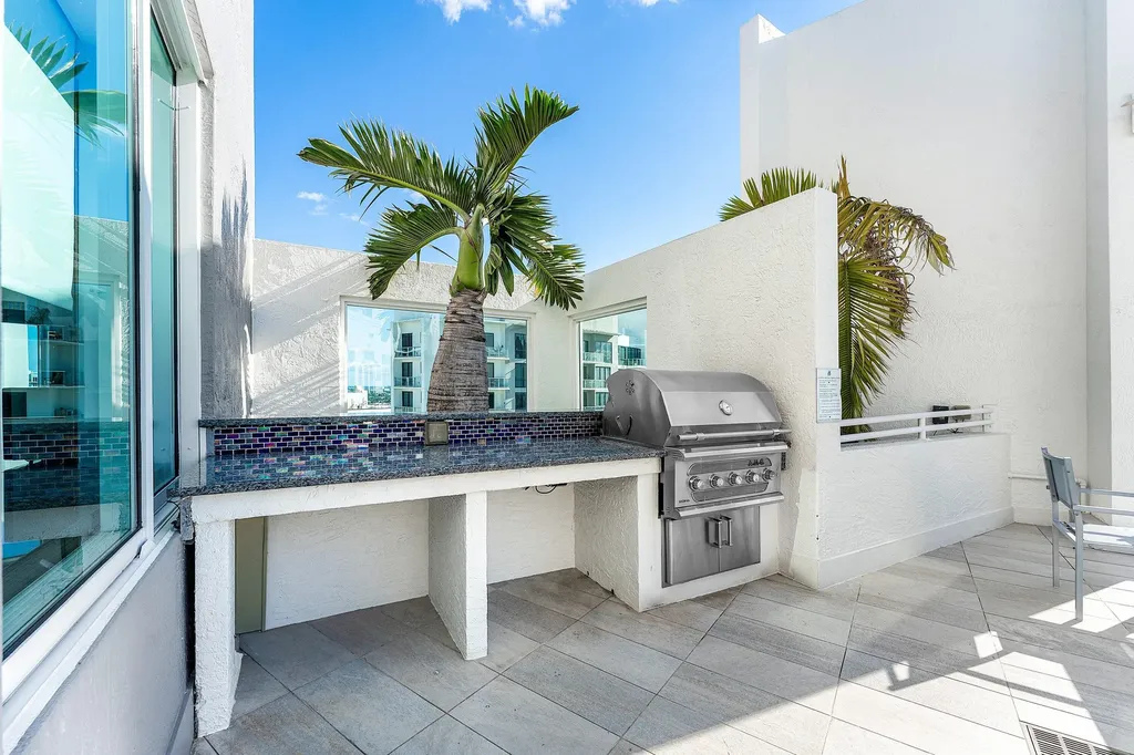 350 SE 2nd Street Fort Lauderdale FL 33301