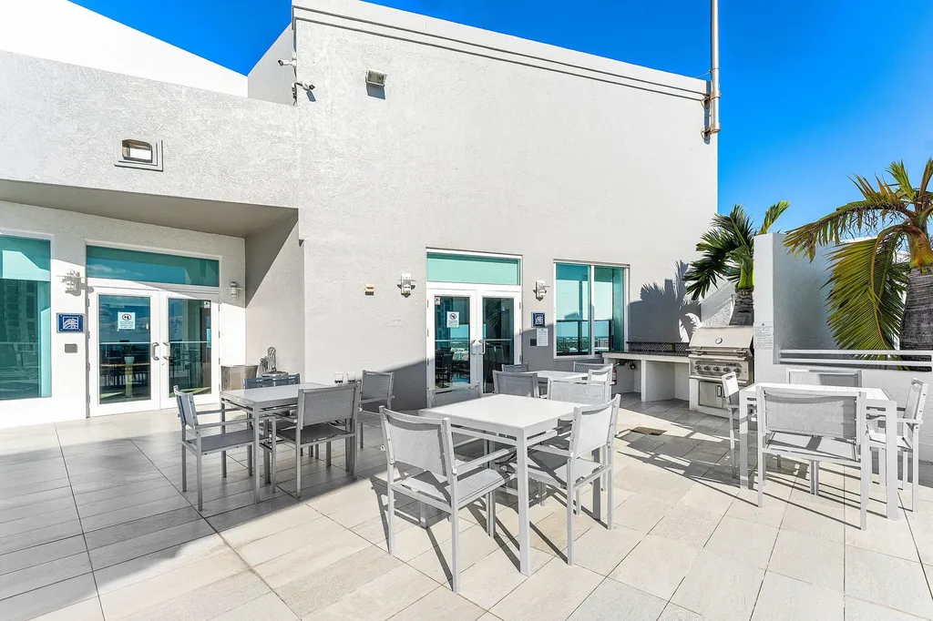 350 SE 2nd Street Fort Lauderdale FL 33301