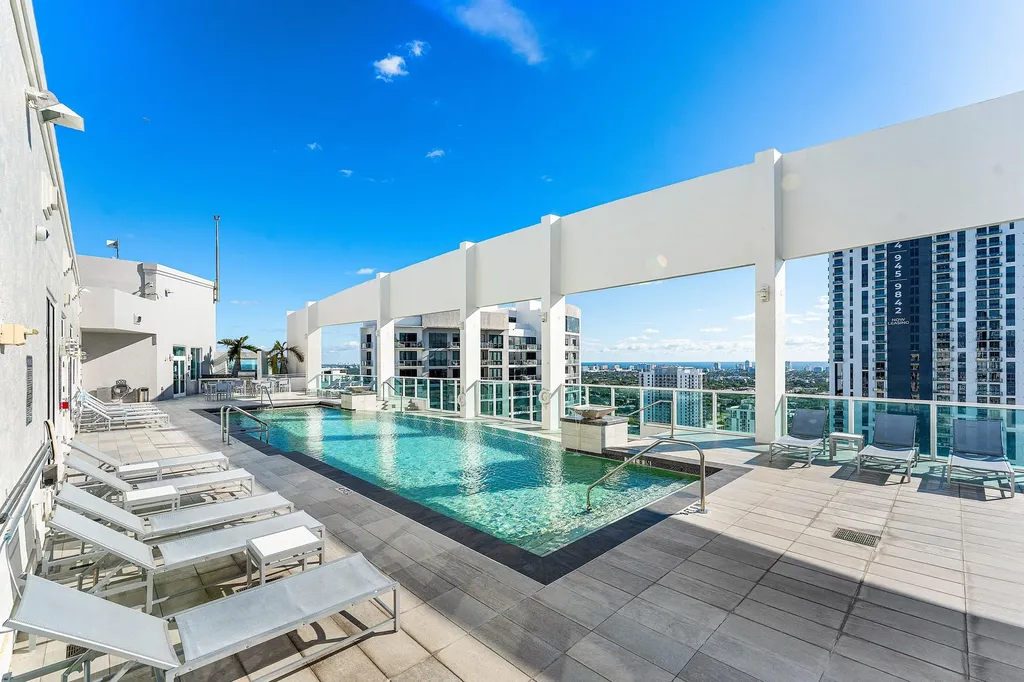 350 SE 2nd Street Fort Lauderdale FL 33301