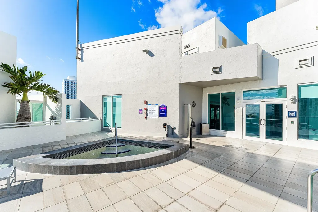 350 SE 2nd Street Fort Lauderdale FL 33301