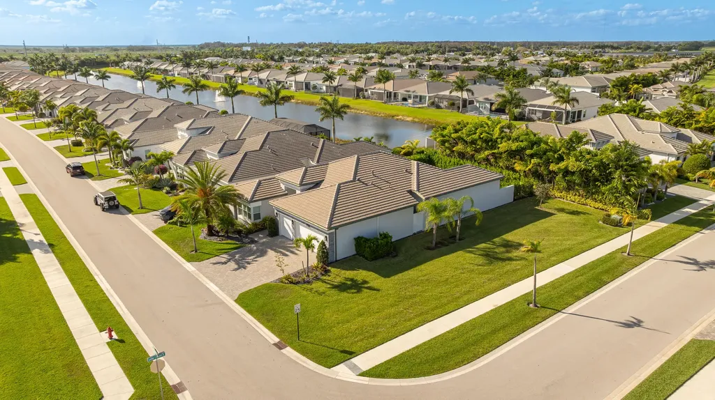 9831 Great Barrier Trail Boynton Beach FL 33473