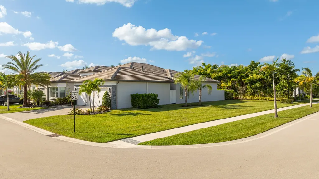 9831 Great Barrier Trail Boynton Beach FL 33473