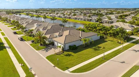 9831 Great Barrier Trail Boynton Beach FL 33473