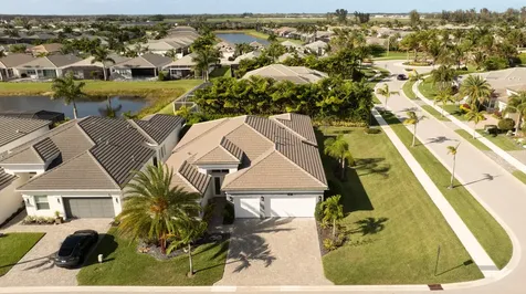 9831 Great Barrier Trail Boynton Beach FL 33473