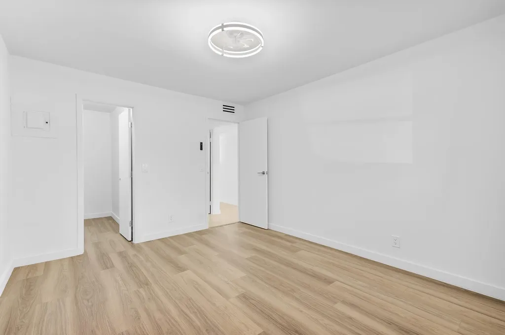 160 Brittany Delray Beach FL 33446