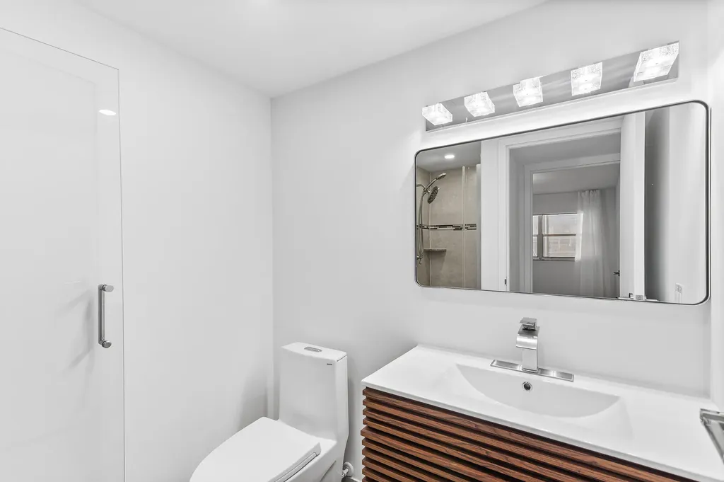 160 Brittany Delray Beach FL 33446