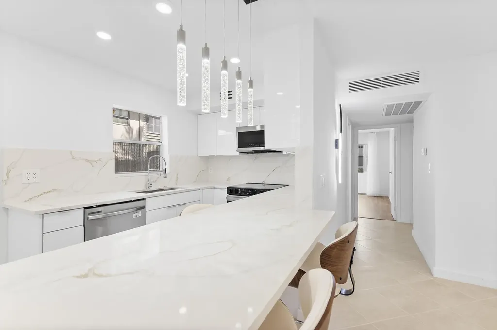 160 Brittany Delray Beach FL 33446