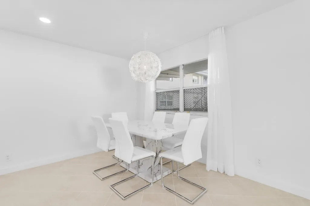 160 Brittany Delray Beach FL 33446