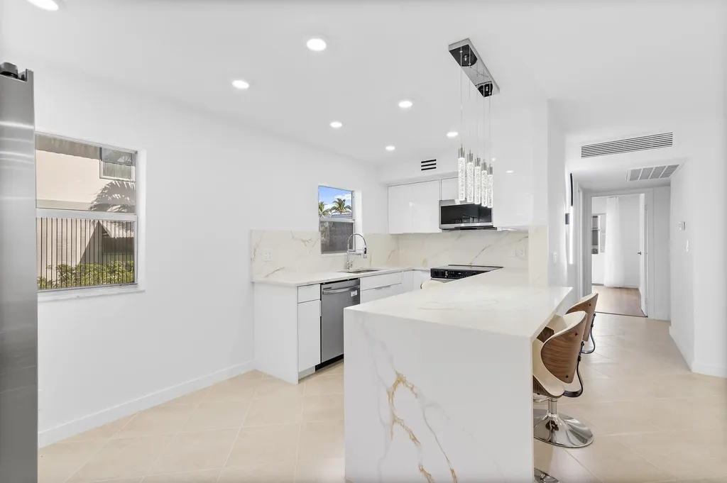 160 Brittany Delray Beach FL 33446