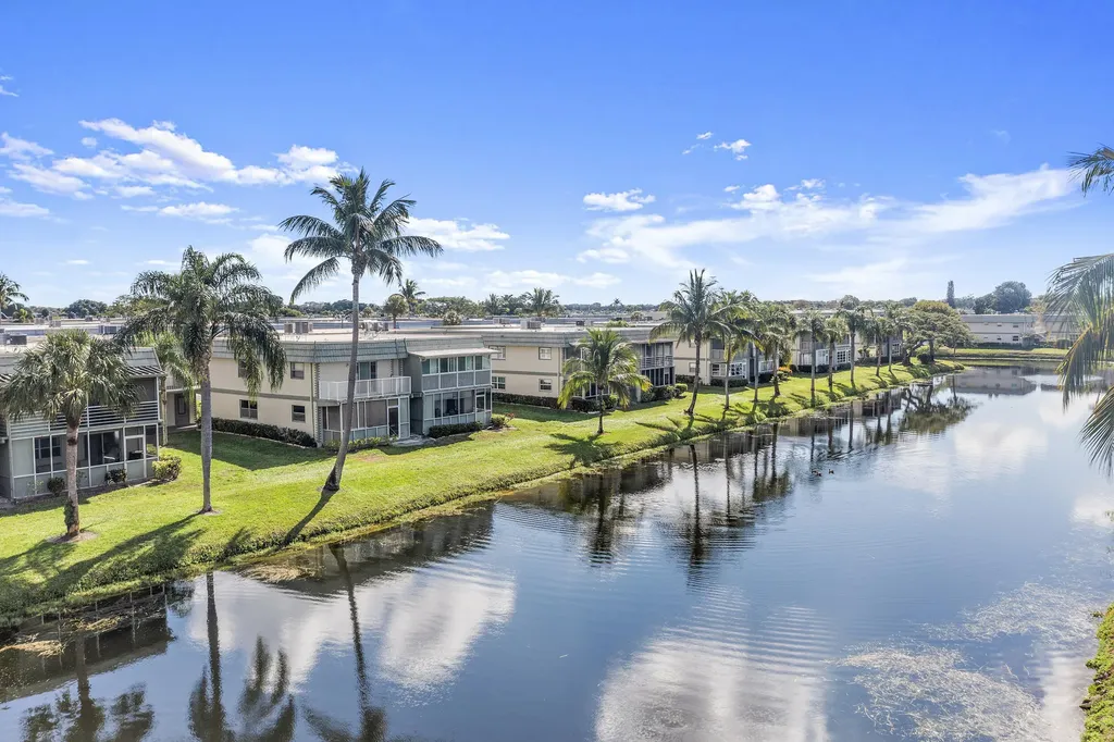 160 Brittany Delray Beach FL 33446