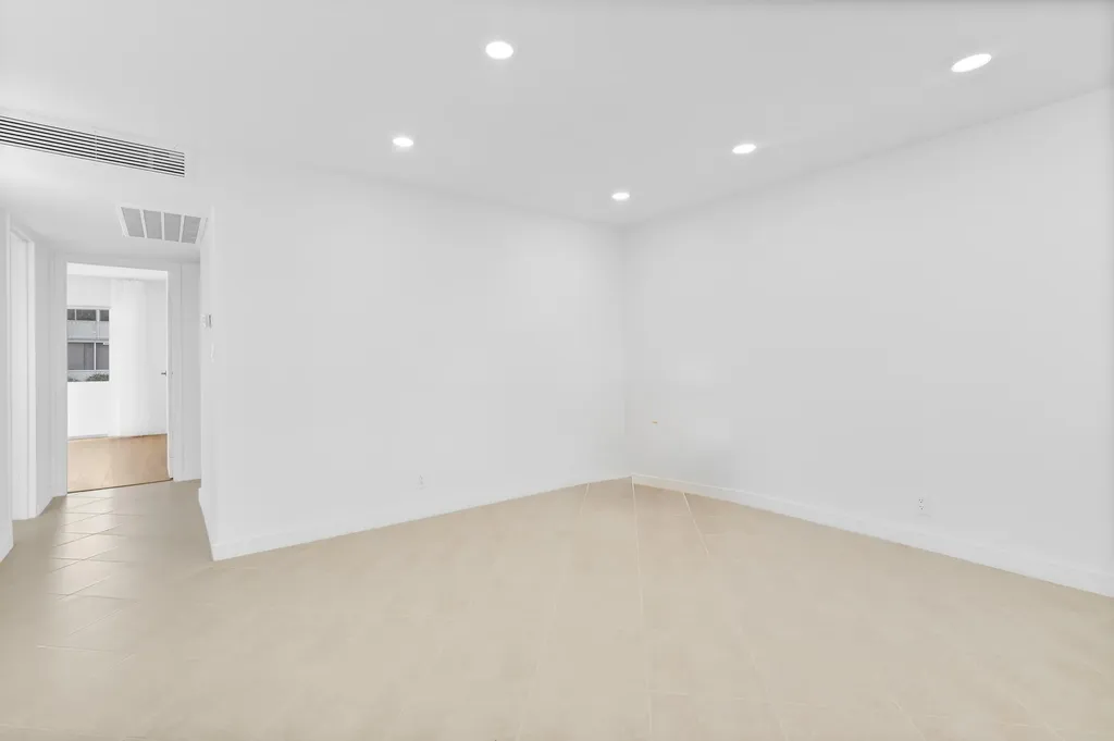 160 Brittany Delray Beach FL 33446