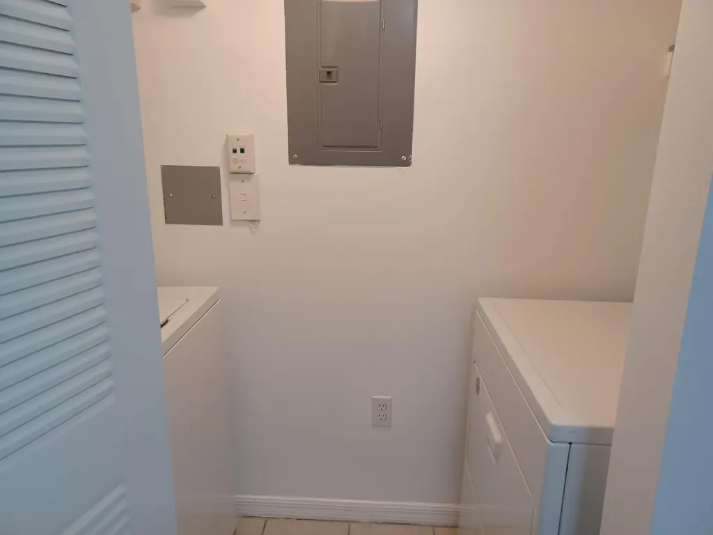 215 Villa Circle Boynton Beach FL 33435