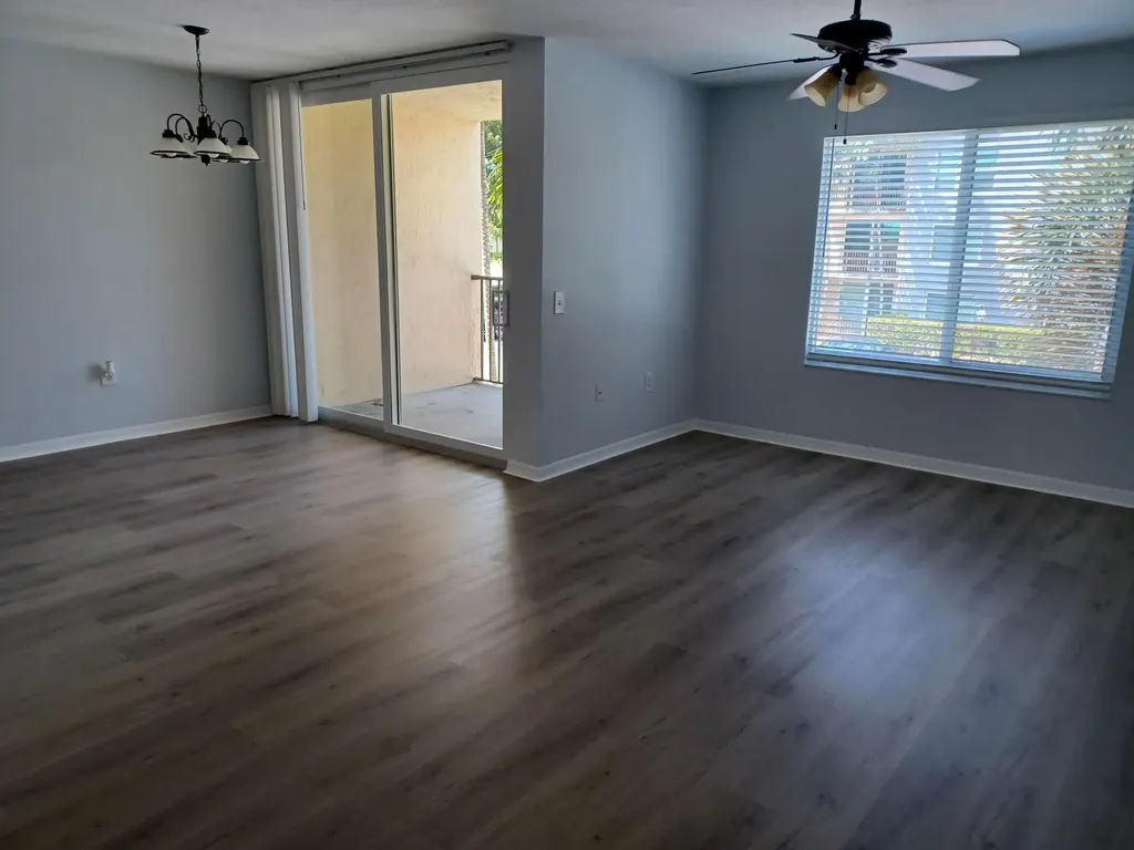 215 Villa Circle Boynton Beach FL 33435