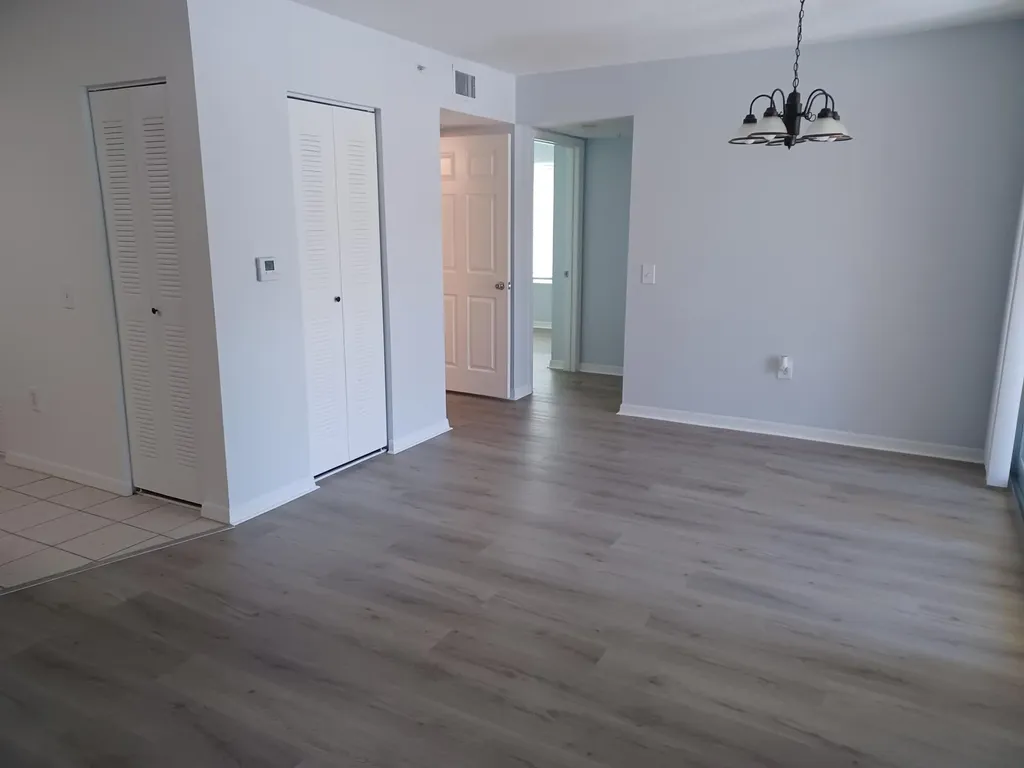 215 Villa Circle Boynton Beach FL 33435