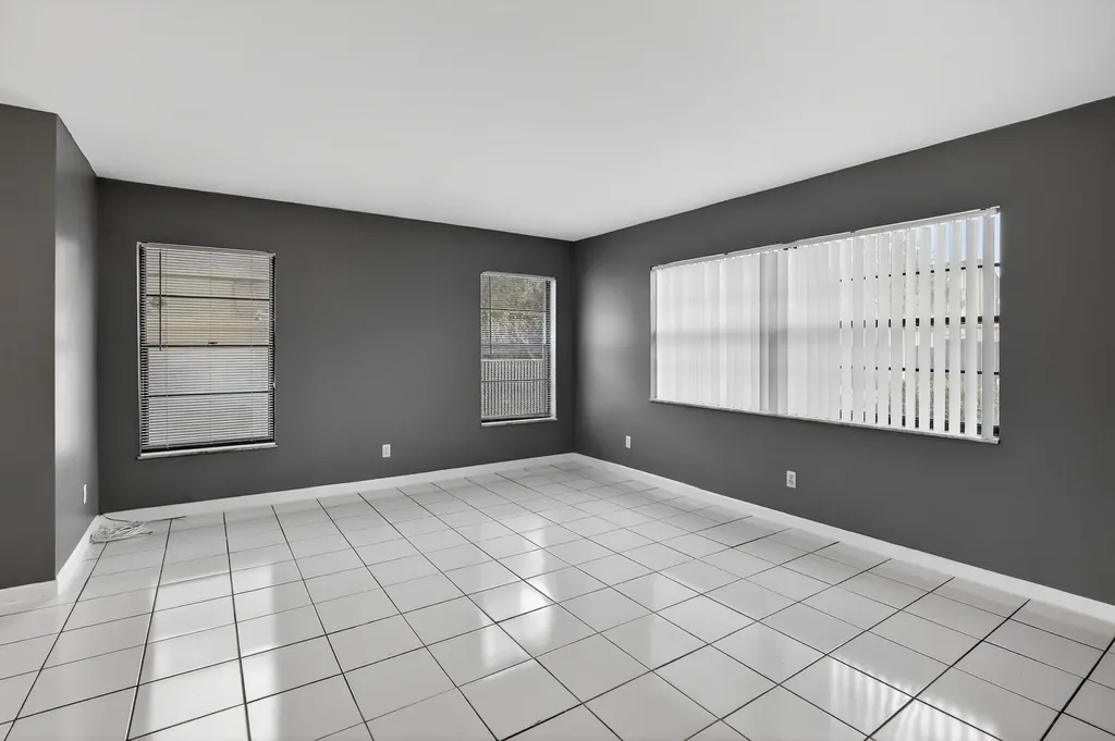 7721 NW 42nd Court Hollywood FL 33024
