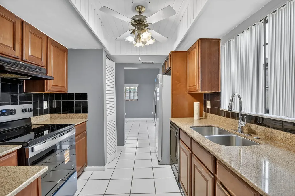 7721 NW 42nd Court Hollywood FL 33024