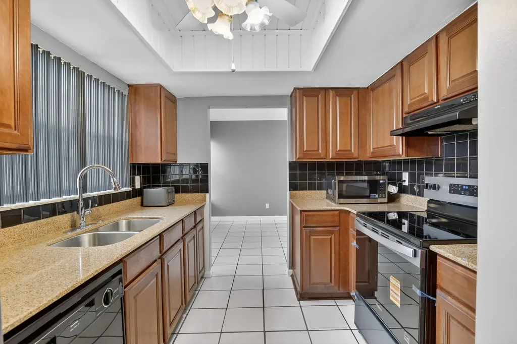 7721 NW 42nd Court Hollywood FL 33024