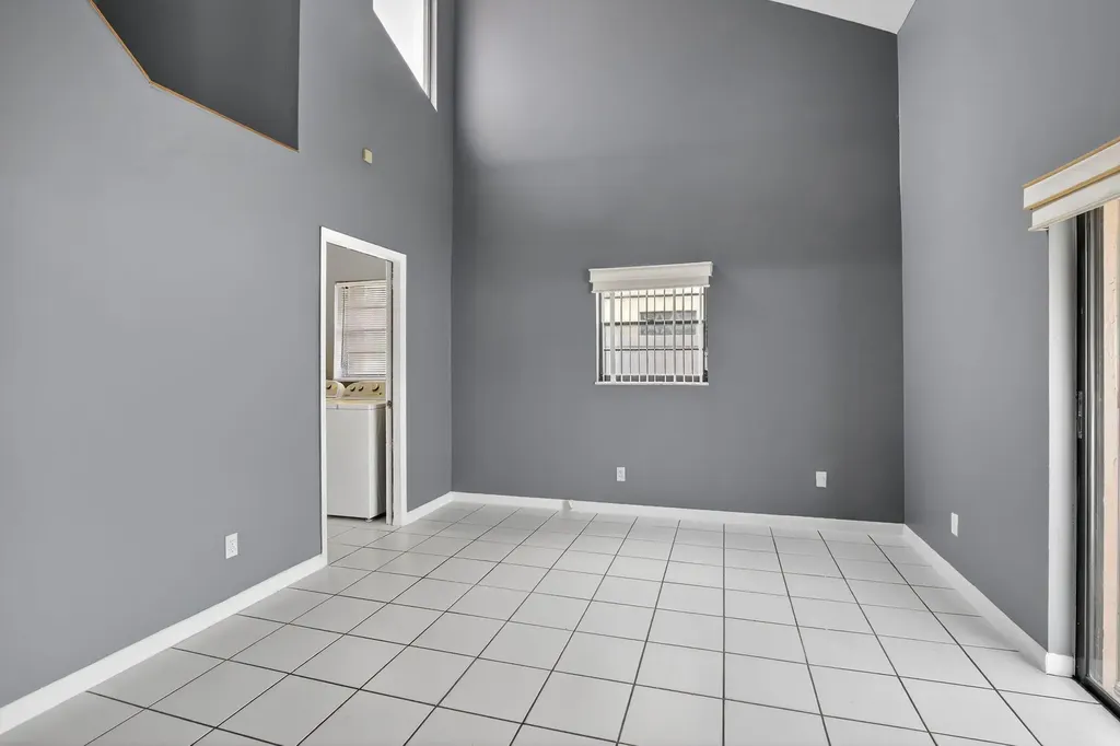 7721 NW 42nd Court Hollywood FL 33024
