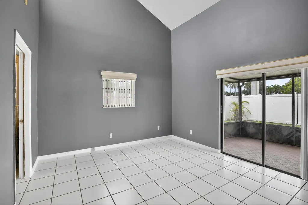 7721 NW 42nd Court Hollywood FL 33024