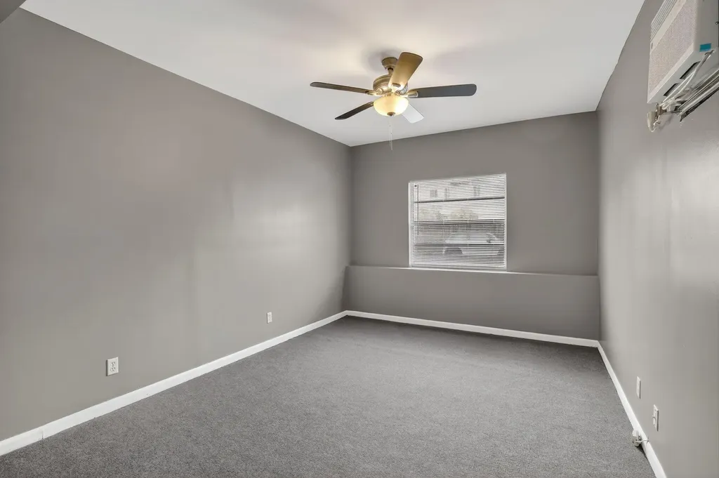 7721 NW 42nd Court Hollywood FL 33024