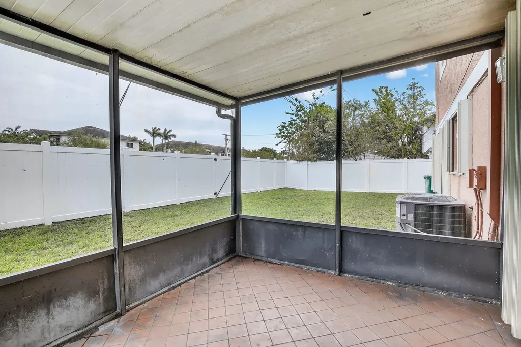7721 NW 42nd Court Hollywood FL 33024
