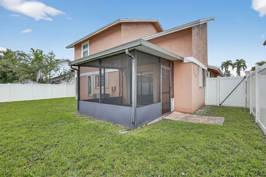 7721 NW 42nd Court Hollywood FL 33024