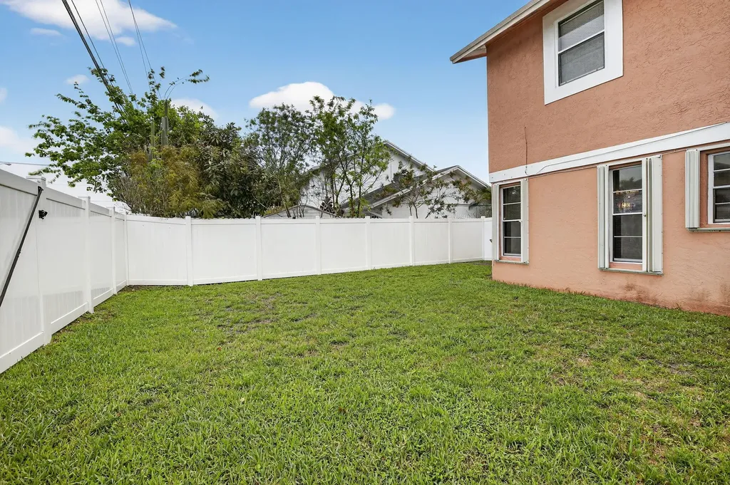 7721 NW 42nd Court Hollywood FL 33024
