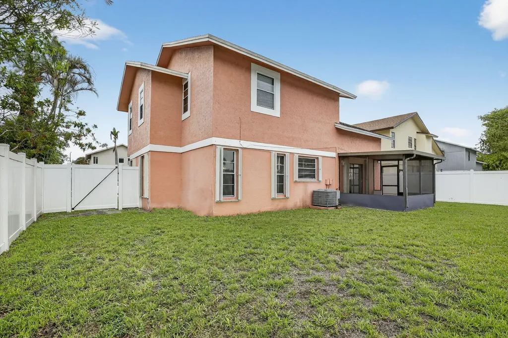 7721 NW 42nd Court Hollywood FL 33024