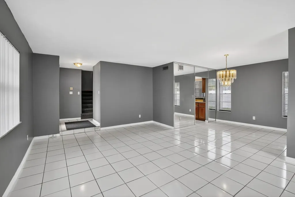 7721 NW 42nd Court Hollywood FL 33024