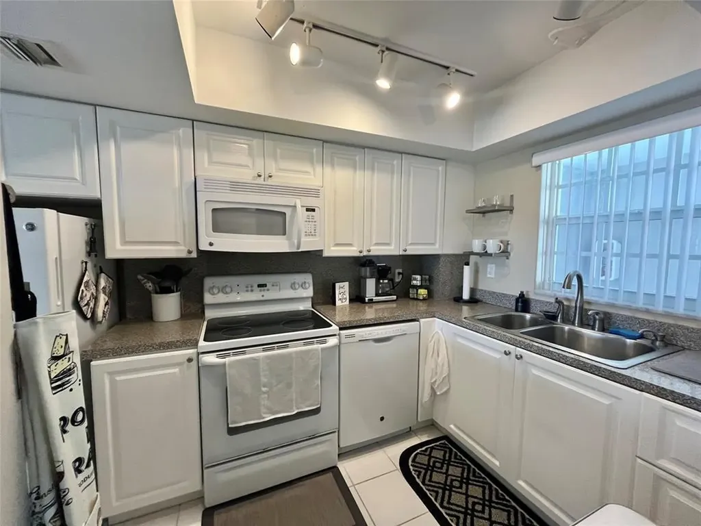 140 NE 28th Avenue Pompano Beach FL 33062