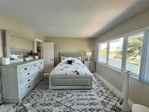 140 NE 28th Avenue Pompano Beach FL 33062