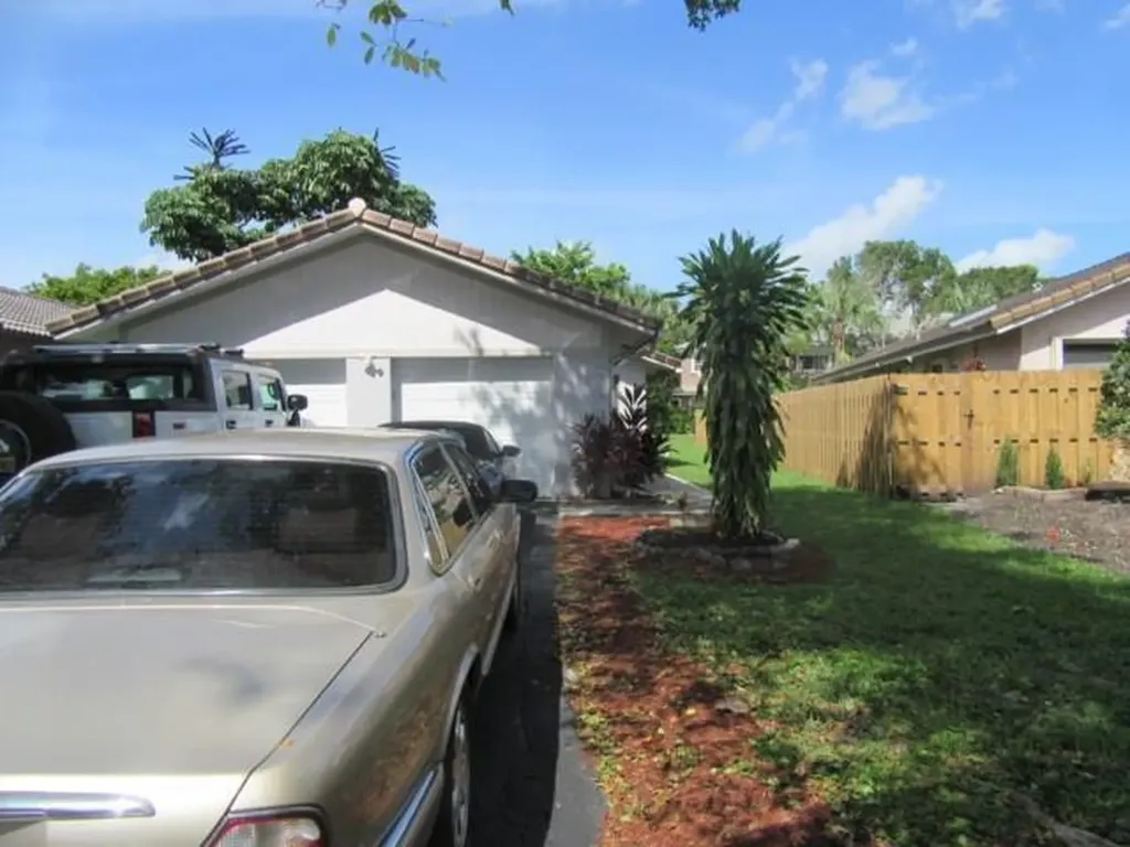 1722 NW 93rd Terrace Coral Springs FL 33071