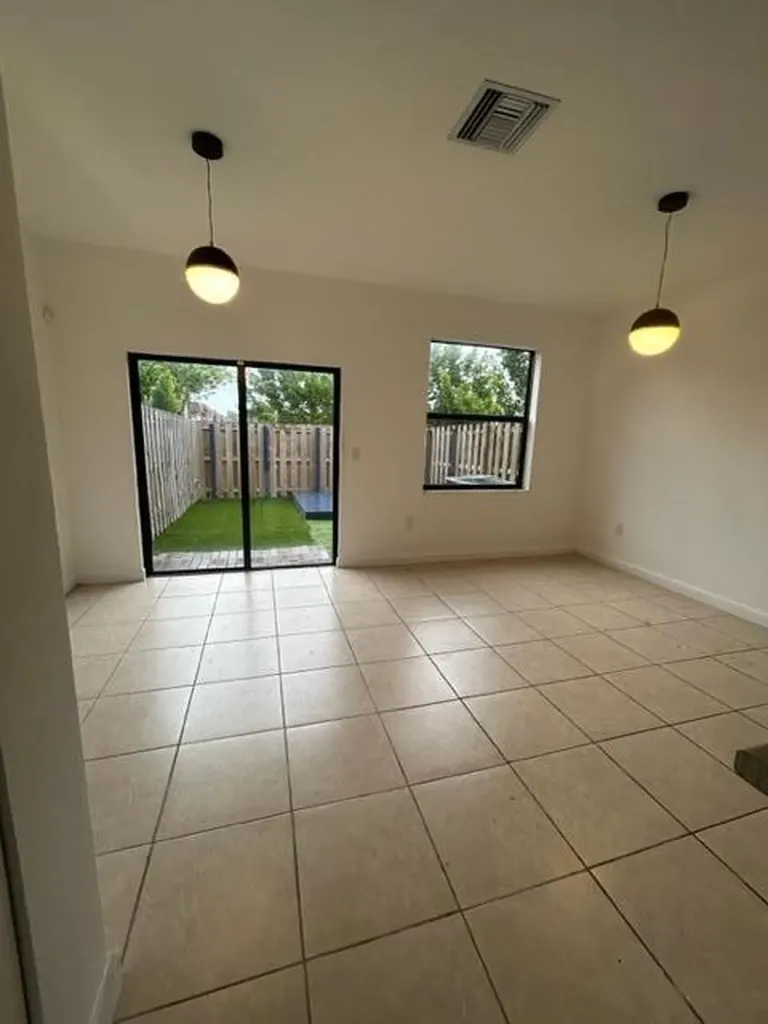 20623 NE 7th Place North Miami Beach FL 33179