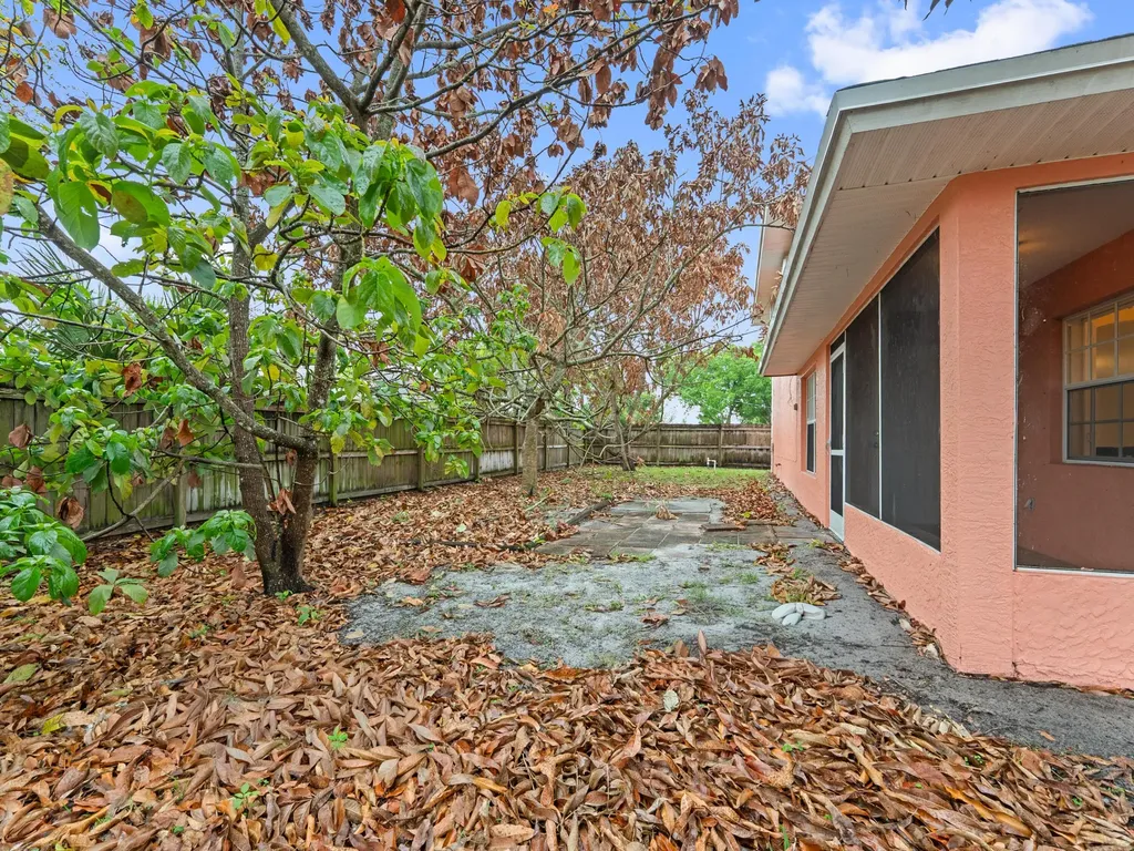 430 SE Thanksgiving Avenue Port St Lucie FL 34984