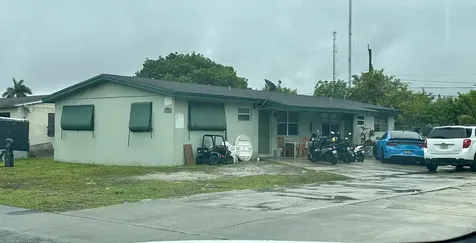 5626 SW 27th Street West Park FL 33023