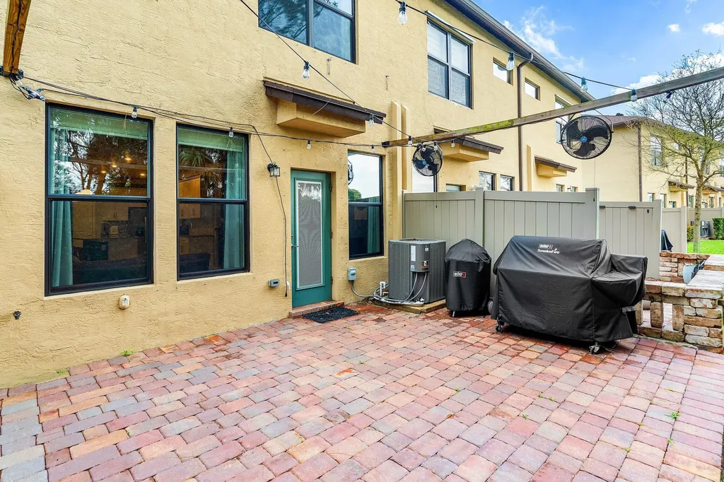 2345 Byron Street Palm Springs FL 33406