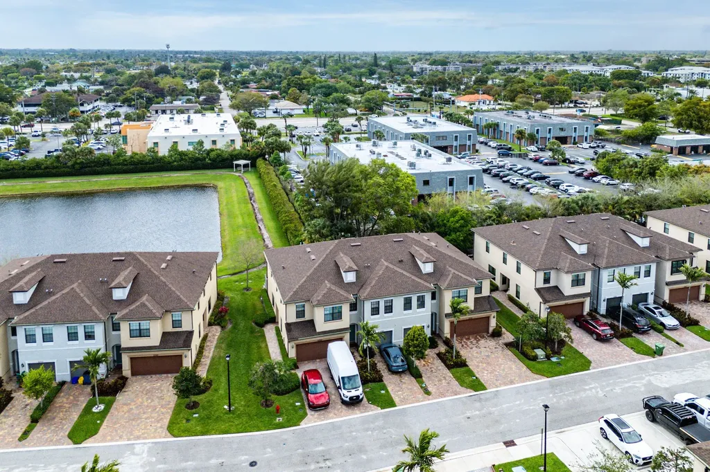 2345 Byron Street Palm Springs FL 33406