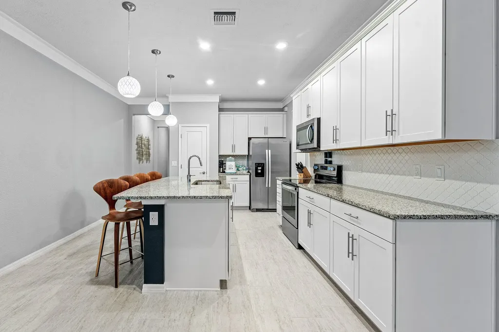 2345 Byron Street Palm Springs FL 33406
