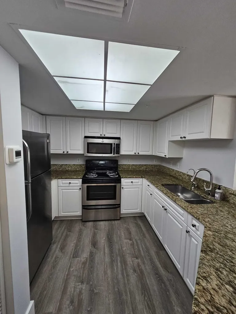 1100 S Crestwood Court S Royal Palm Beach FL 33411