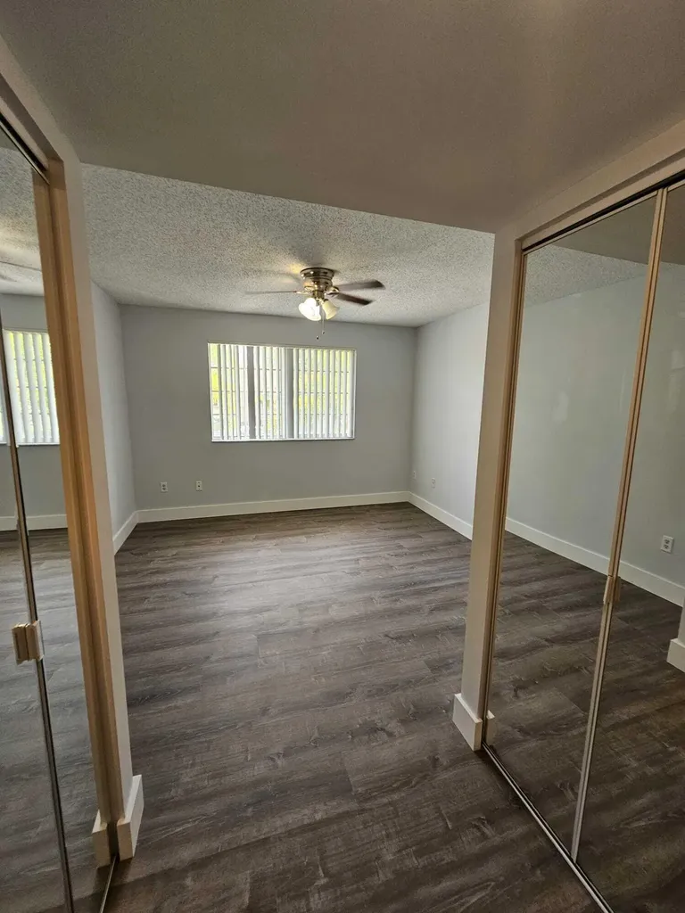 1100 S Crestwood Court S Royal Palm Beach FL 33411