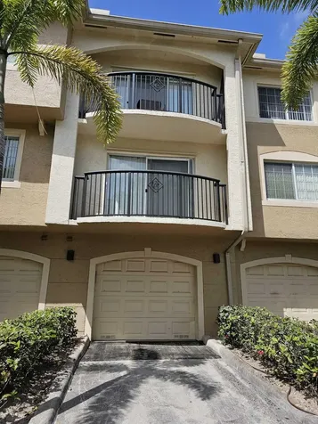 1100 S Crestwood Court S Royal Palm Beach FL 33411