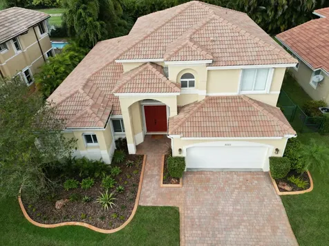8445 Phoenician Court Davie FL 33328