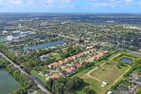 8445 Phoenician Court Davie FL 33328
