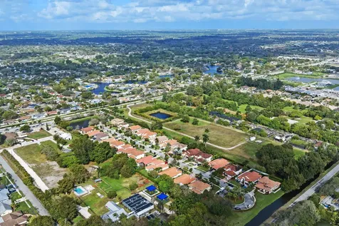 8445 Phoenician Court Davie FL 33328