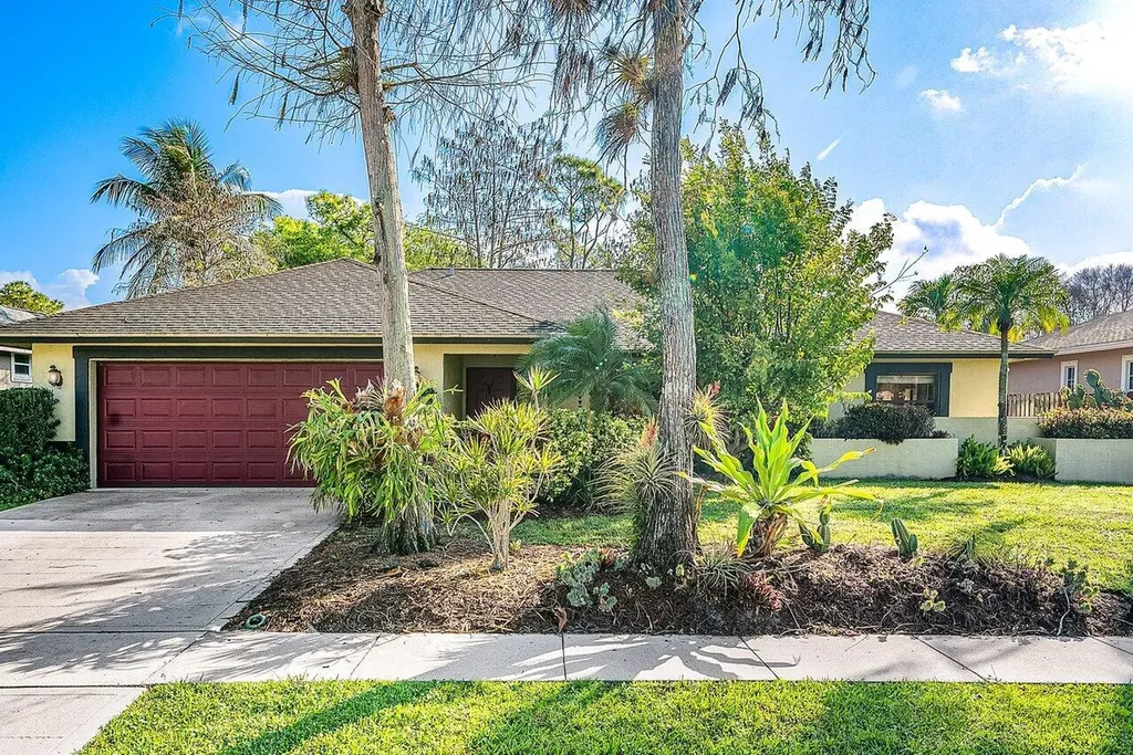 1510 Firethorn Drive Wellington FL 33414