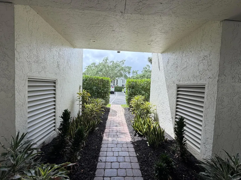 6463 La Costa Drive Boca Raton FL 33433