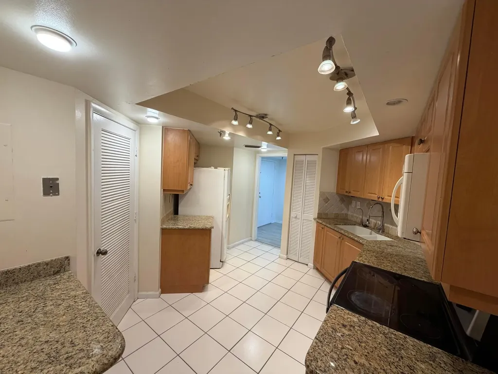 6463 La Costa Drive Boca Raton FL 33433