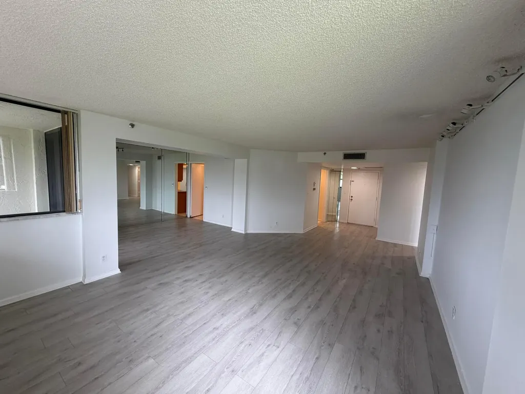 6463 La Costa Drive Boca Raton FL 33433