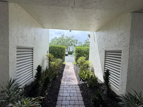 6463 La Costa Drive Boca Raton FL 33433